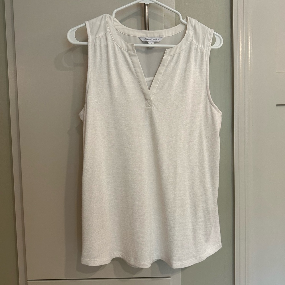 41 Hawthorn White Sleeveless Tank Top